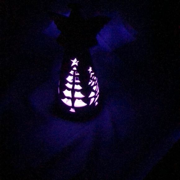 🎄 Ceramic LED Illuminated Angel Christmas Decoration | 2008 | Home Elegance - Picture 8 of 16